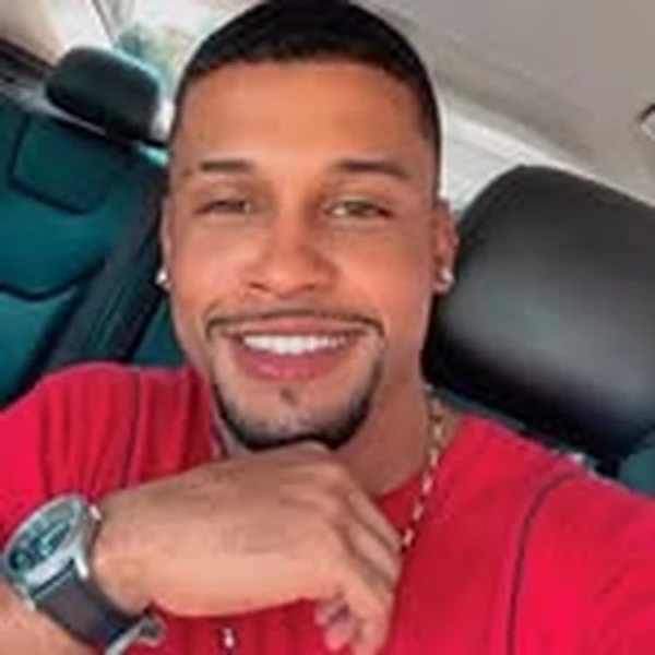 Samuel Lima, o Mec, dono da Barbearia Meclandia